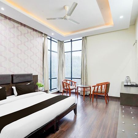 Super Townhouse Sector 51 Noida Near Metro Station Hotel Kültér fotó