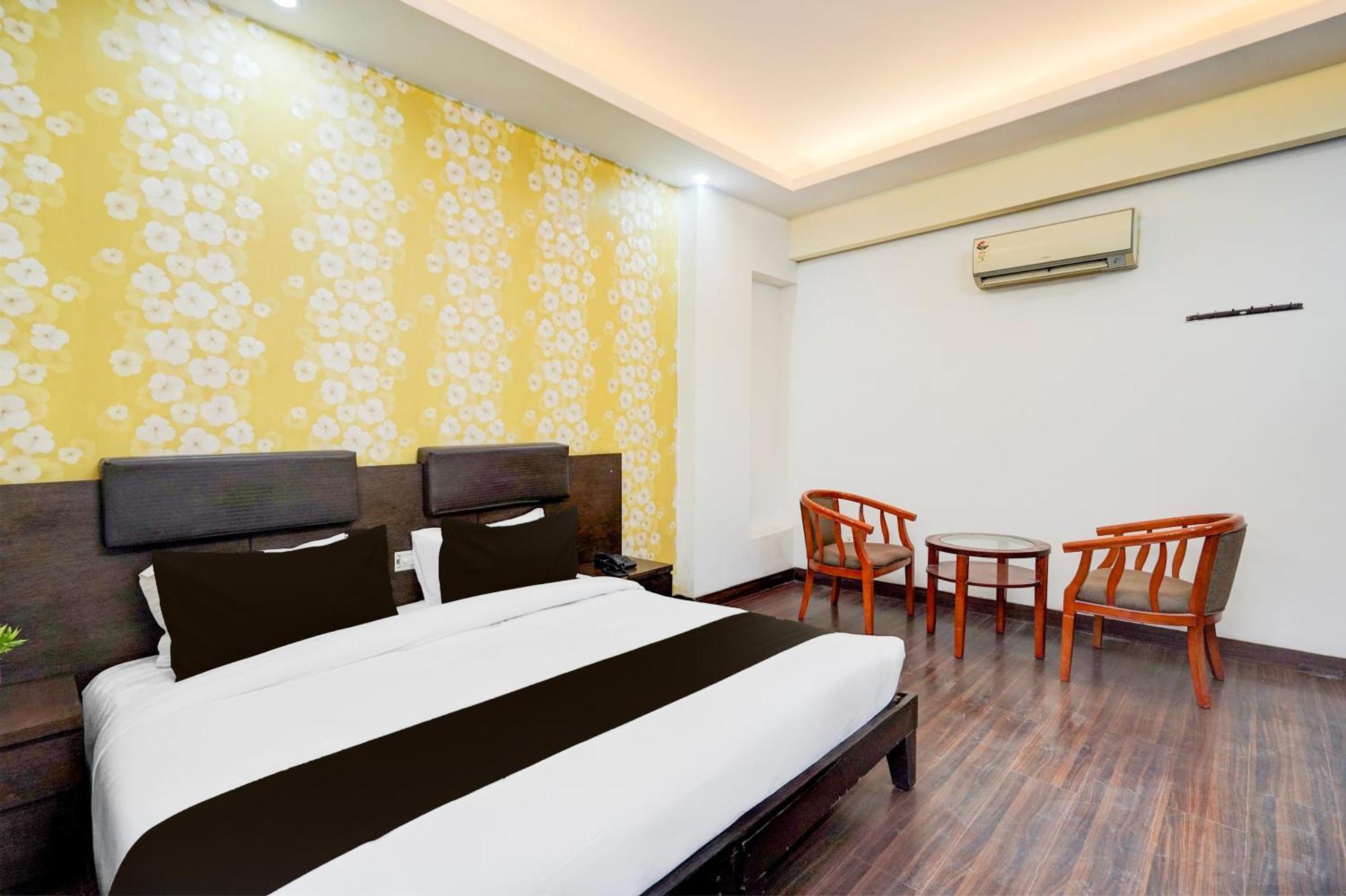 Super Townhouse Sector 51 Noida Near Metro Station Hotel Kültér fotó