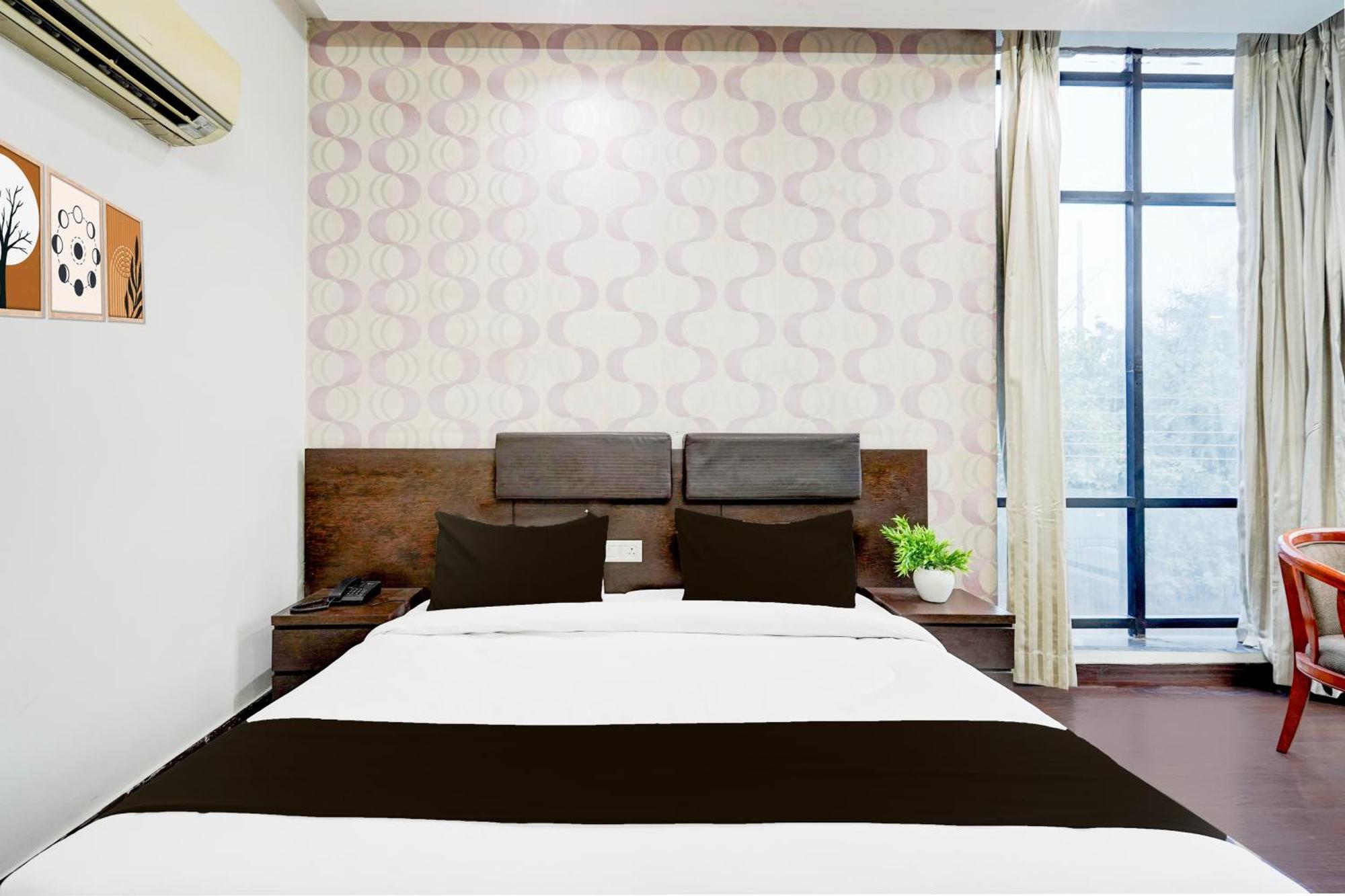 Super Townhouse Sector 51 Noida Near Metro Station Hotel Kültér fotó