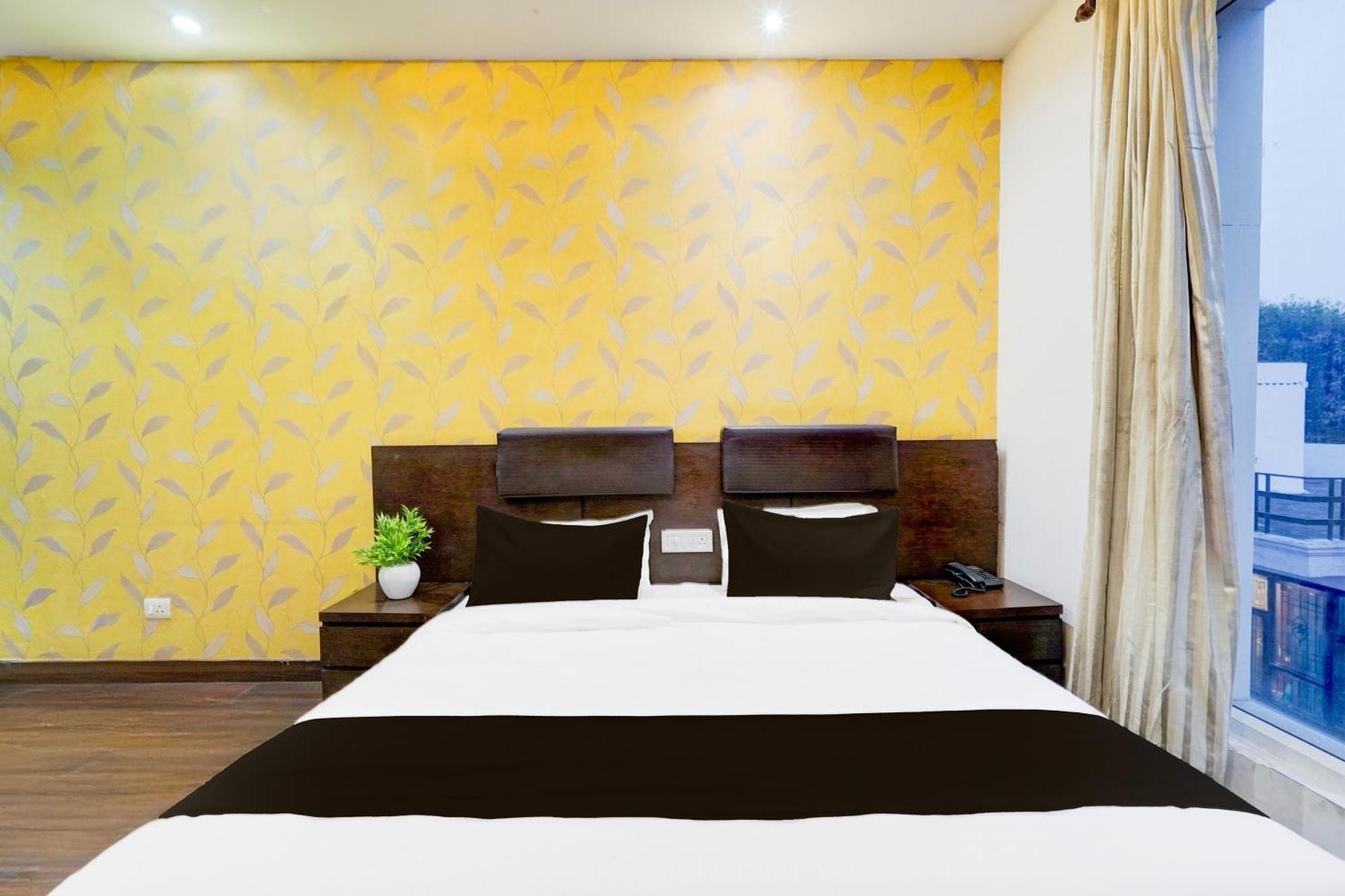 Super Townhouse Sector 51 Noida Near Metro Station Hotel Kültér fotó