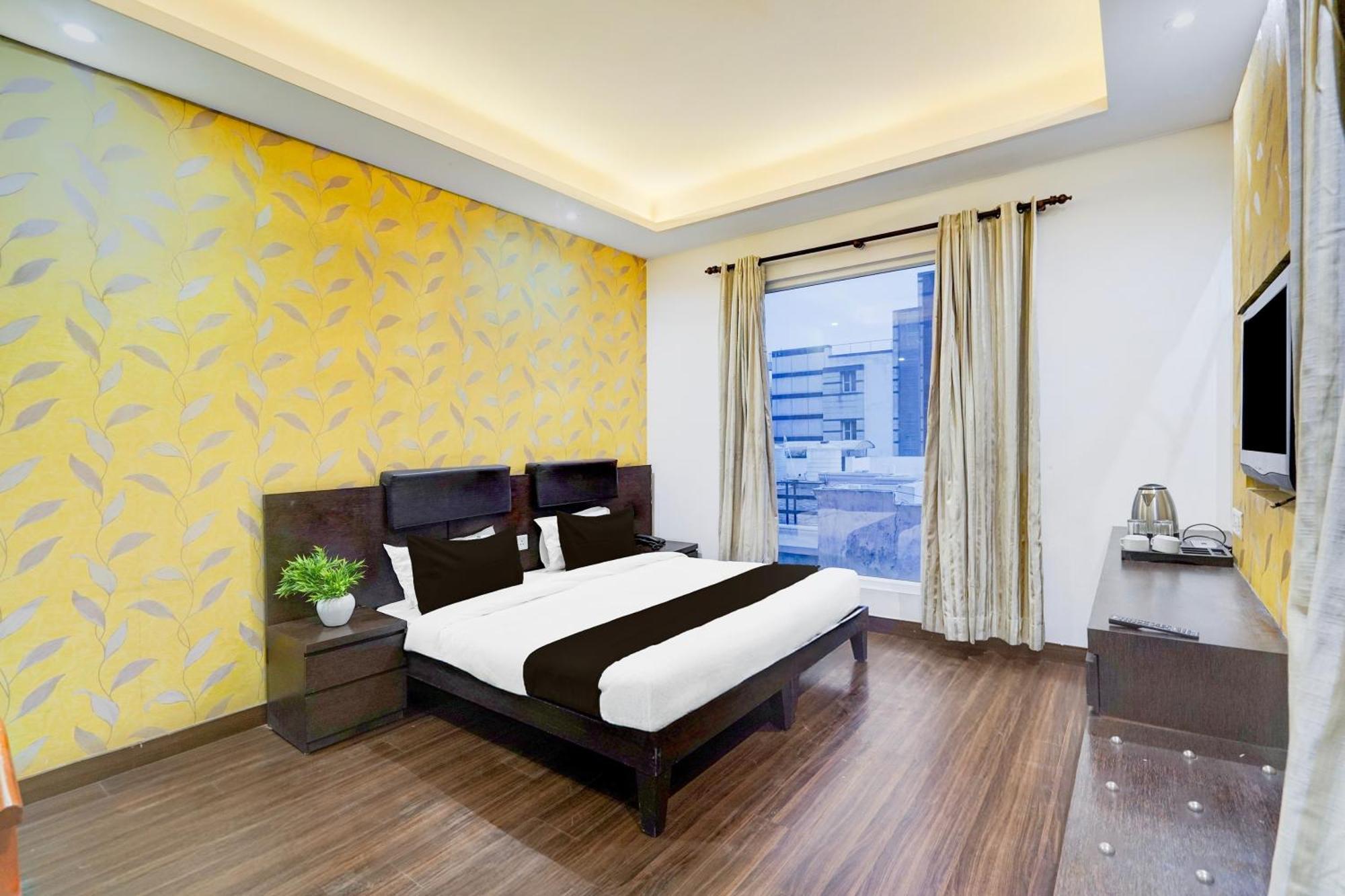 Super Townhouse Sector 51 Noida Near Metro Station Hotel Kültér fotó