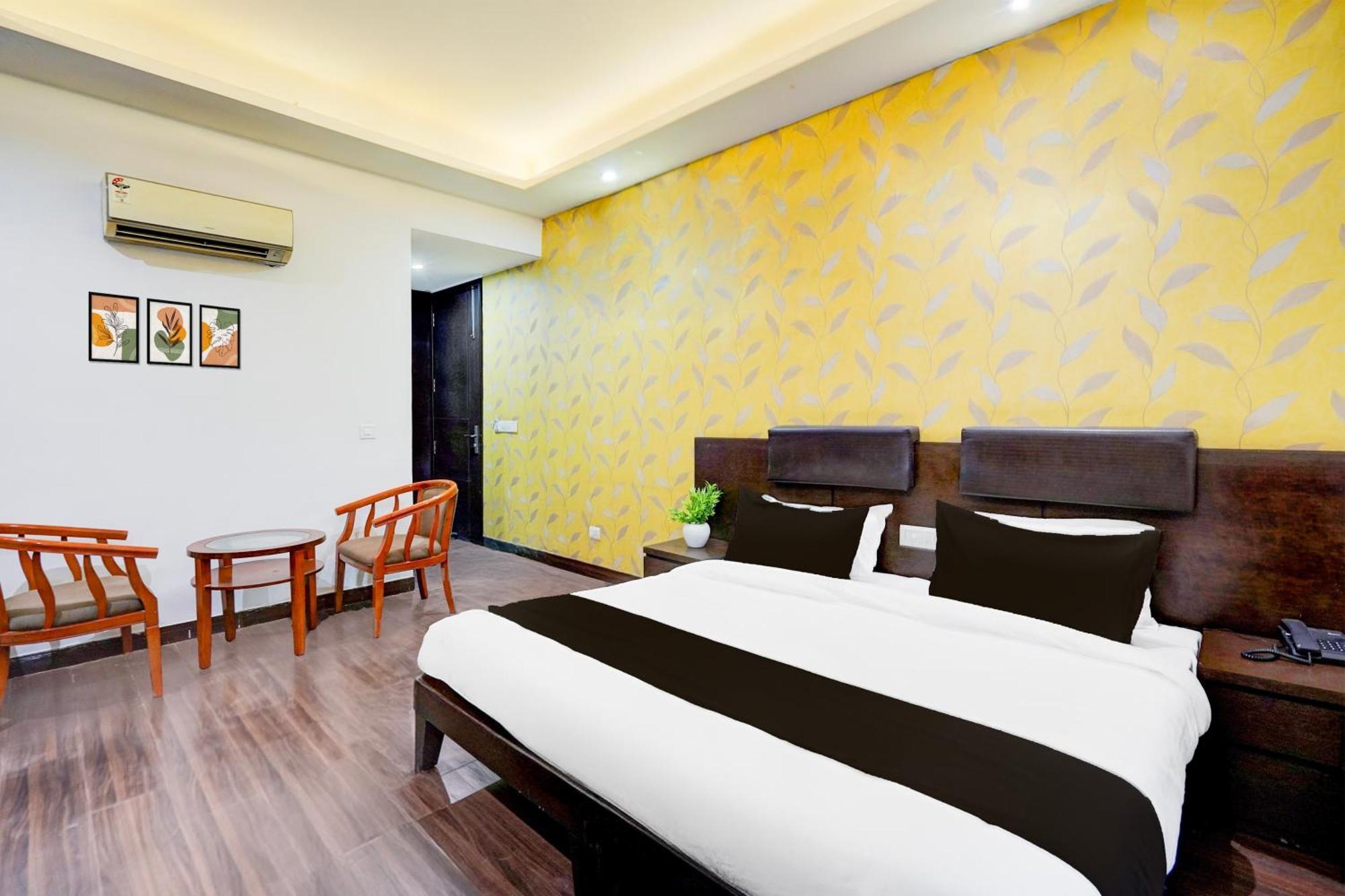 Super Townhouse Sector 51 Noida Near Metro Station Hotel Kültér fotó