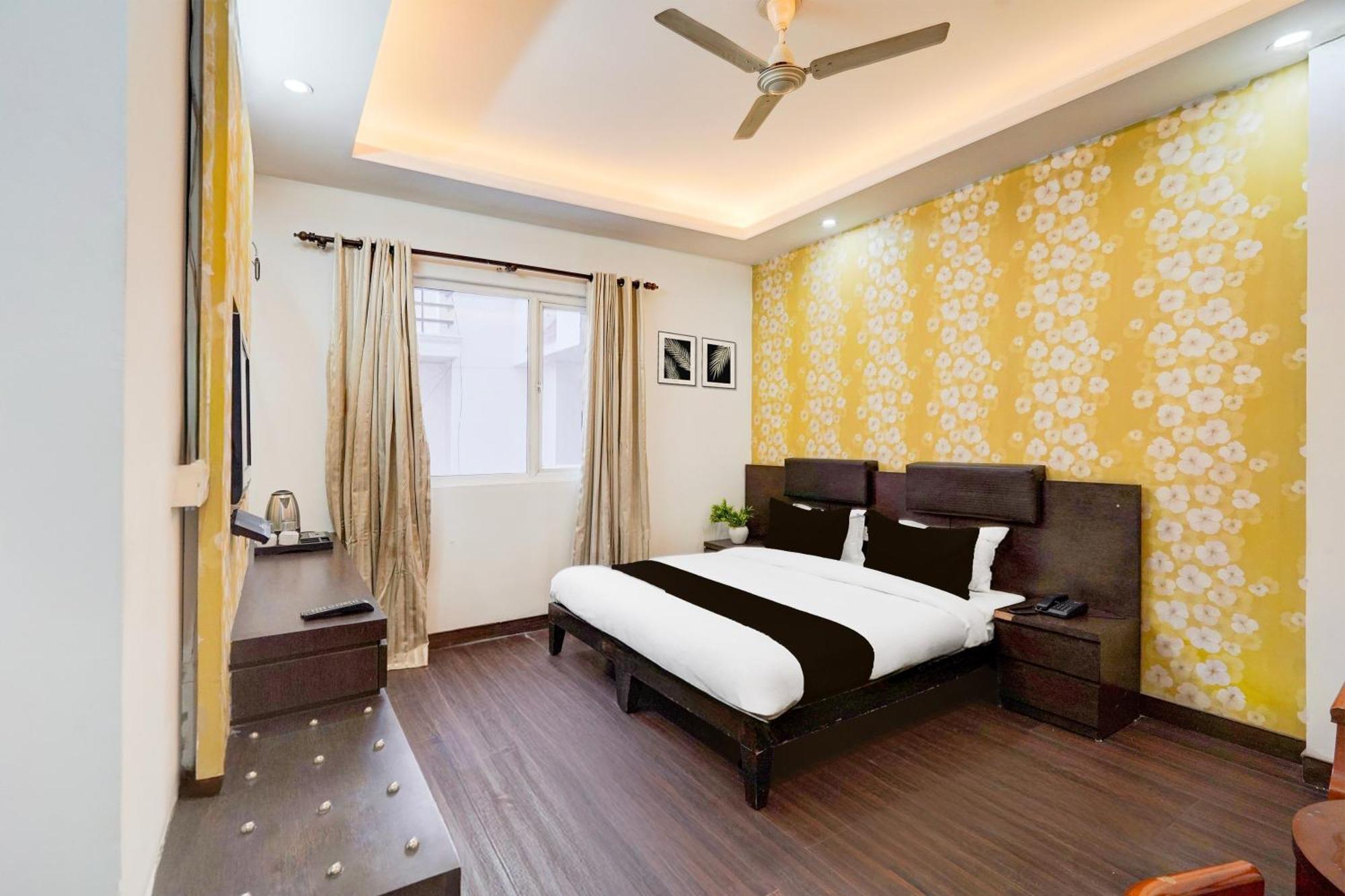 Super Townhouse Sector 51 Noida Near Metro Station Hotel Kültér fotó