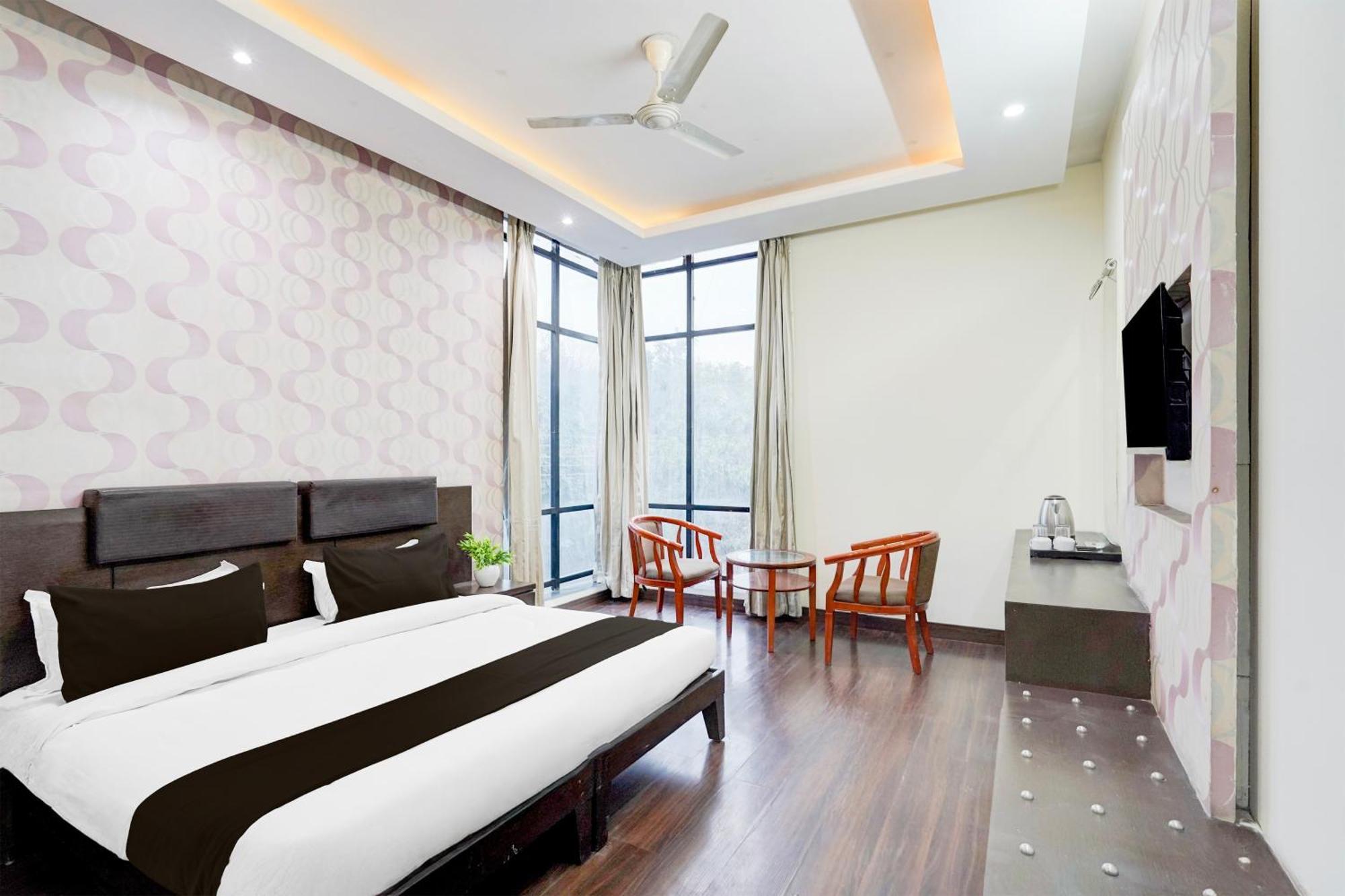 Super Townhouse Sector 51 Noida Near Metro Station Hotel Kültér fotó