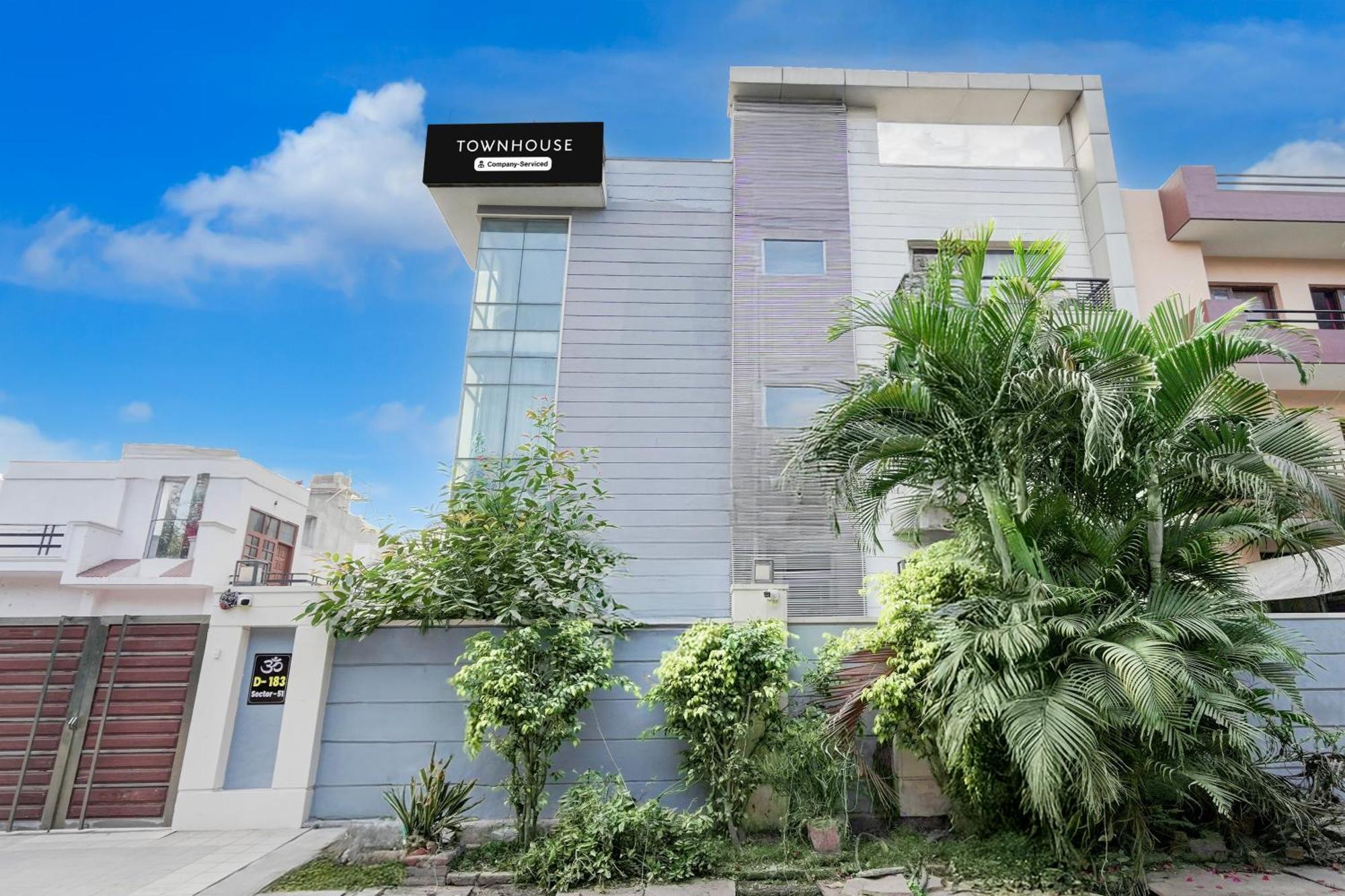 Super Townhouse Sector 51 Noida Near Metro Station Hotel Kültér fotó