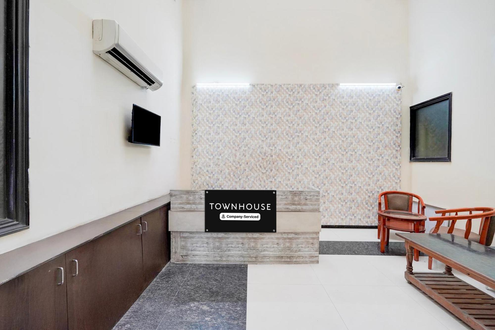 Super Townhouse Sector 51 Noida Near Metro Station Hotel Kültér fotó